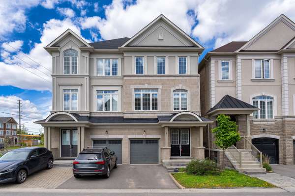 8 Latchford LN, Richmond Hill, ON L4C 7V6