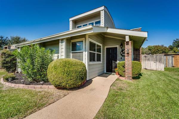 1123 Cloudcrest Court,  Arlington,  TX 76017