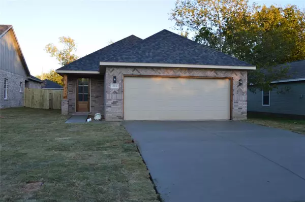 314 Elmo Street, Cleburne, TX 76031