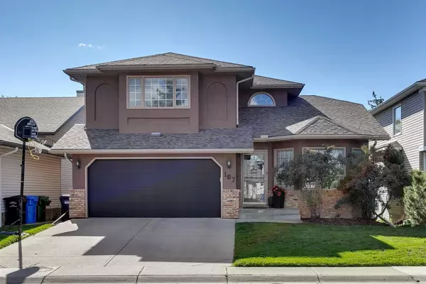 107 Hawkmount Close Northwest, Calgary, AB T3G 3Z5