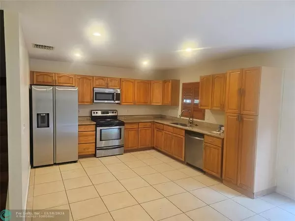 Deerfield Beach, FL 33441,917 SW 15th St