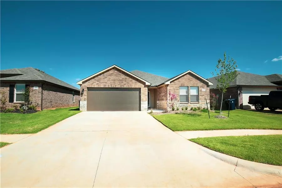 4216 SW Moonlight Road, Mustang, OK 73064