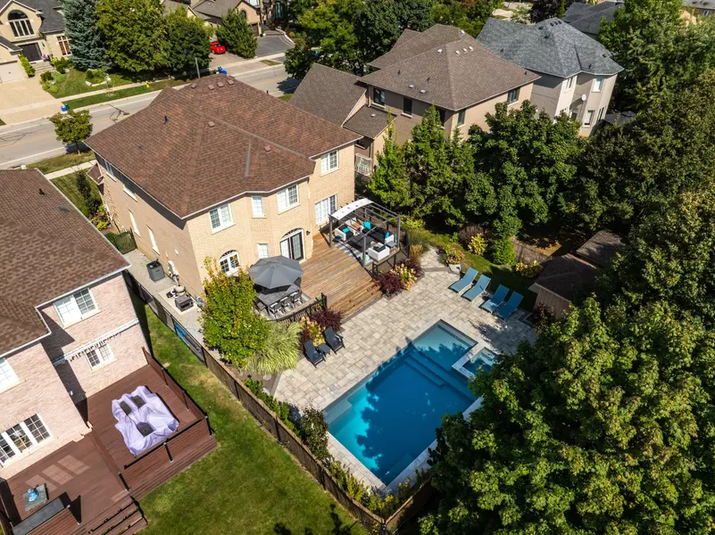 215 Thomson Creek BLVD, Vaughan, ON L4H 1H1