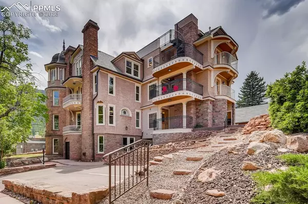 Manitou Springs, CO 80829,2 Grand AVE #103