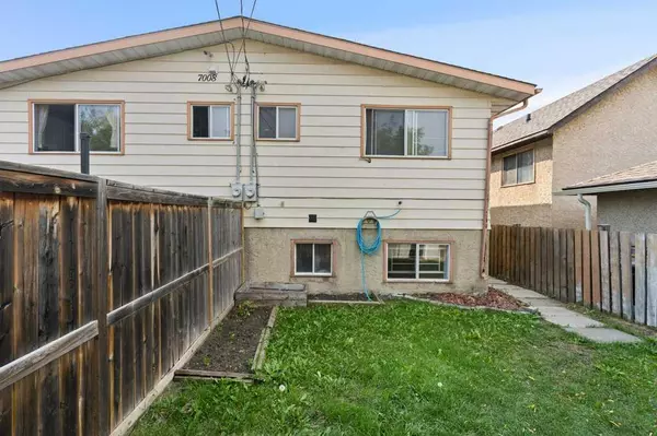 Calgary, AB T3B 0G4,7008B Bowness RD Northwest