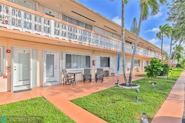 Hallandale Beach, FL 33009,1015 SW 11th Ave  #7-K