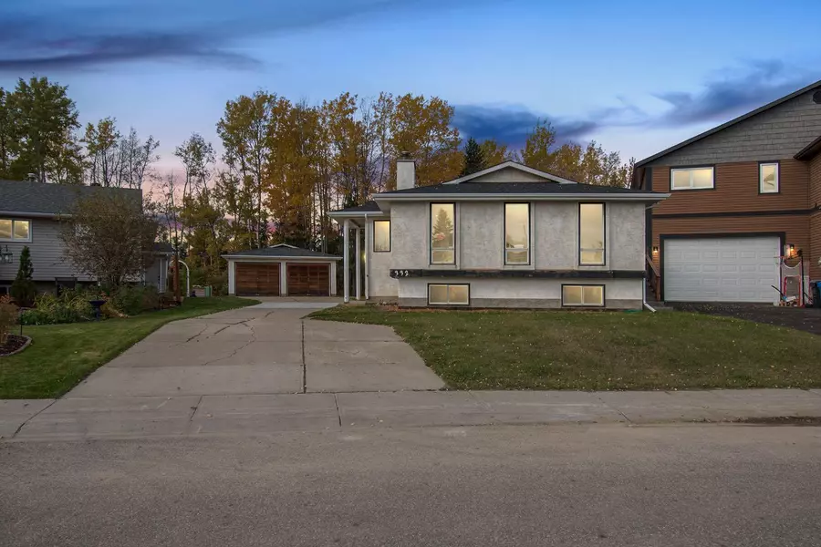 332 Ermine CRES, Fort Mcmurray, AB T9H 4M6