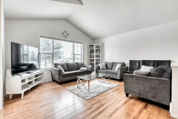 Calgary, AB T3J4W7,86 Taradale DR NE