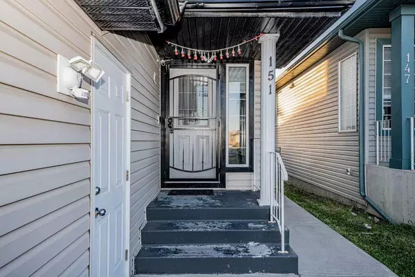 Calgary, AB T3J5C6,151 Saddlehorn Close NE