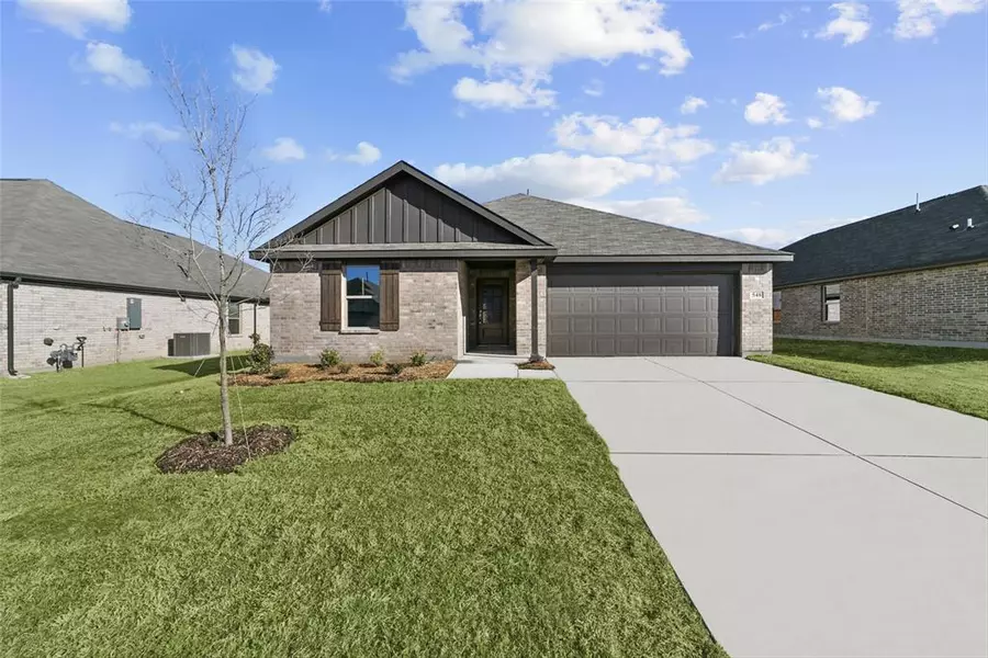 544 Ridgewood Drive, Van Alstyne, TX 75495