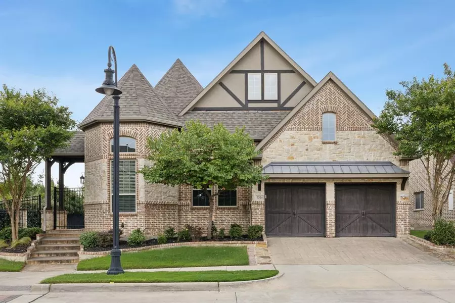 1304 Blue Lake Boulevard, Arlington, TX 76005