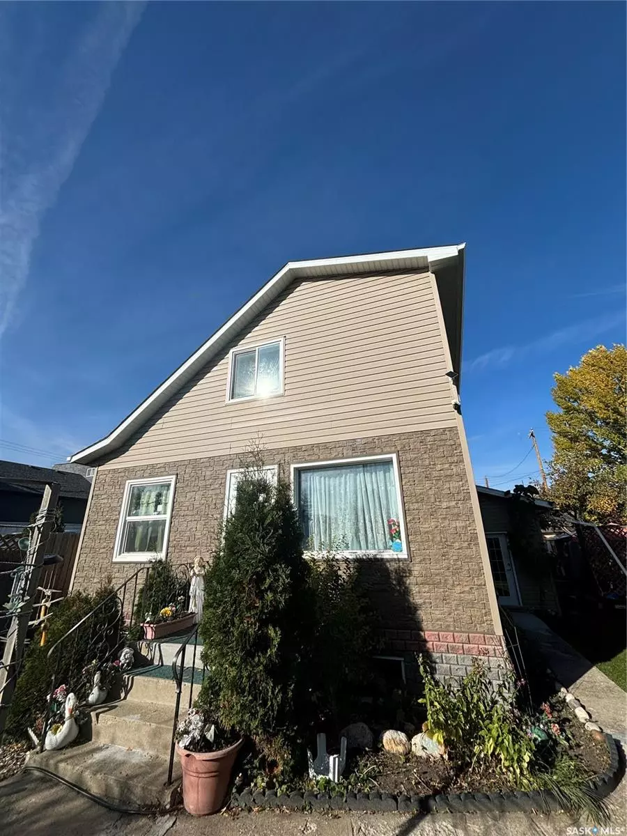 Saskatoon, SK S7M 1B1,2216 20th STREET W