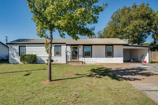 802 S CENTRAL Avenue, Knox City, TX 79529