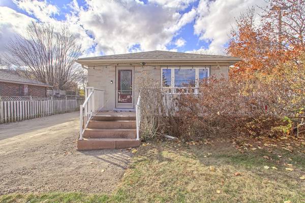 Bradford West Gwillimbury, ON L3Z 1N5,32 Toronto ST #Upper