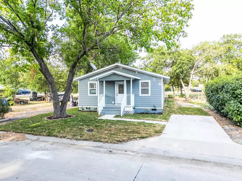 103 Munchus Street, Waxahachie, TX 75165