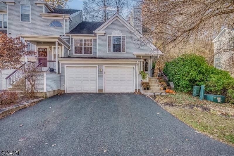 37 Rushmore Ln, Allamuchy Twp., NJ 07840