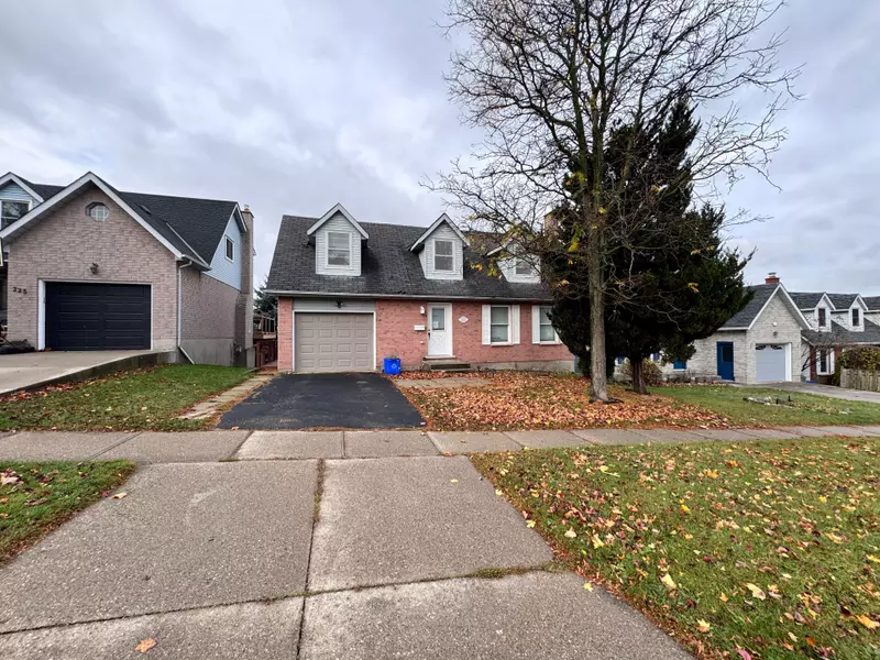 227 Grand Ridge DR, Cambridge, ON N1S 4W7