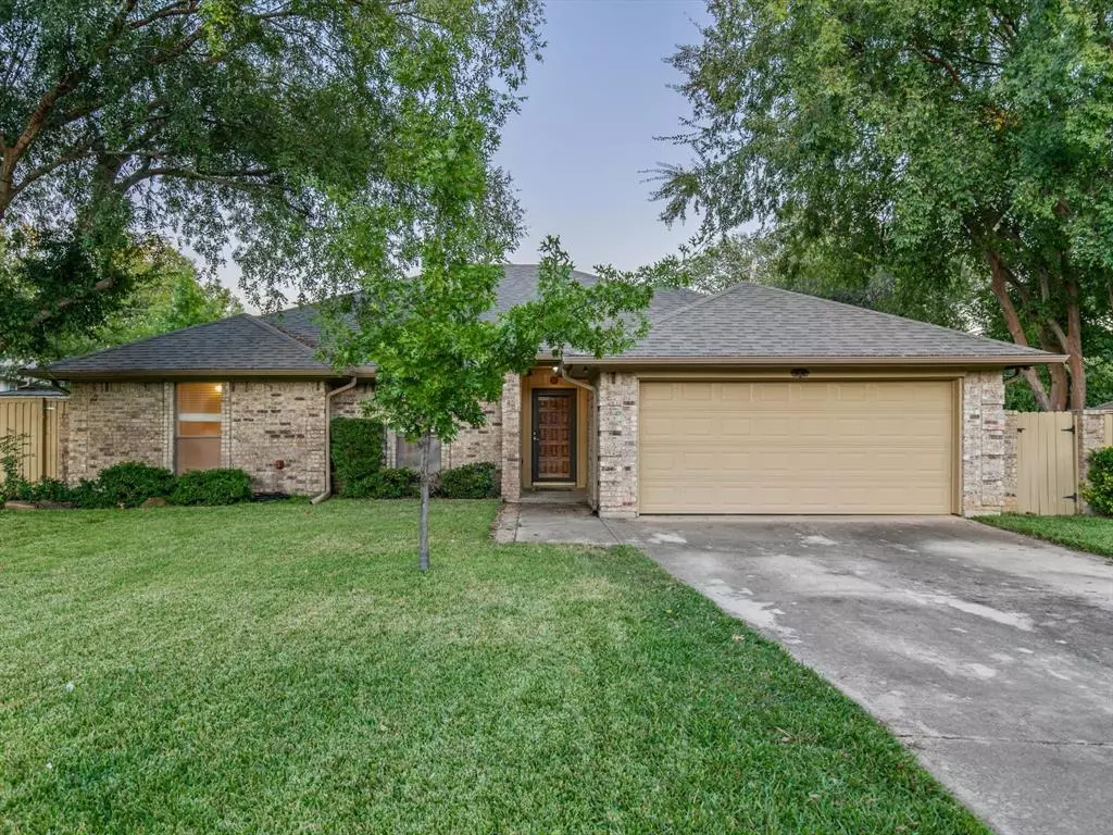 Arlington, TX 76016,5401 Oak Branch Drive