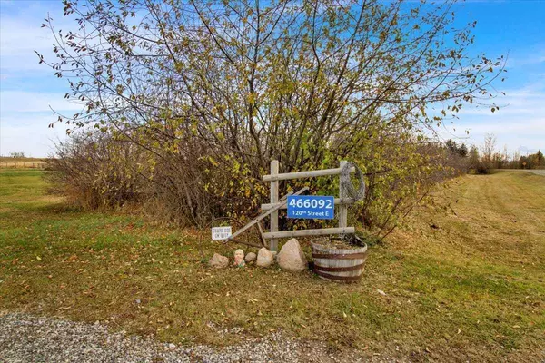 466092 120 ST East, Rural Foothills County, AB T1V 1N3