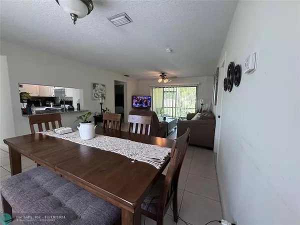 Coral Springs, FL 33071,9607 NW 4th St  #2A