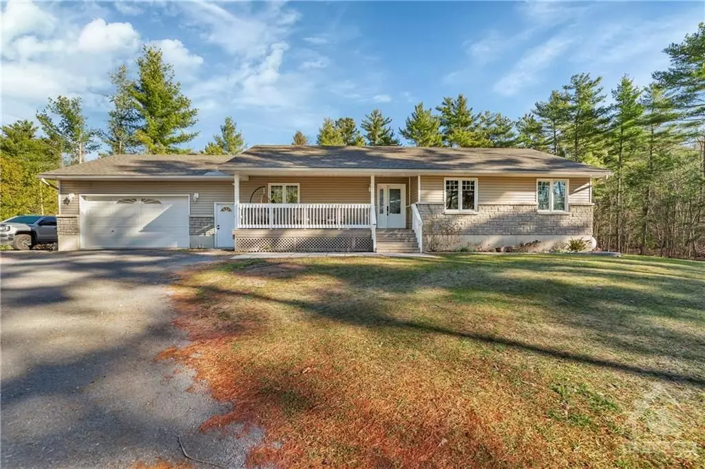 Mcnab/braeside, ON K0A 3L0,556 MCLACHLAN RD