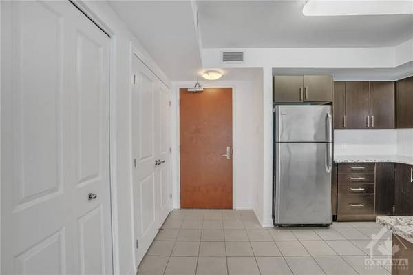 242 RIDEAU ST #802, Lower Town - Sandy Hill, ON K1N 0B7