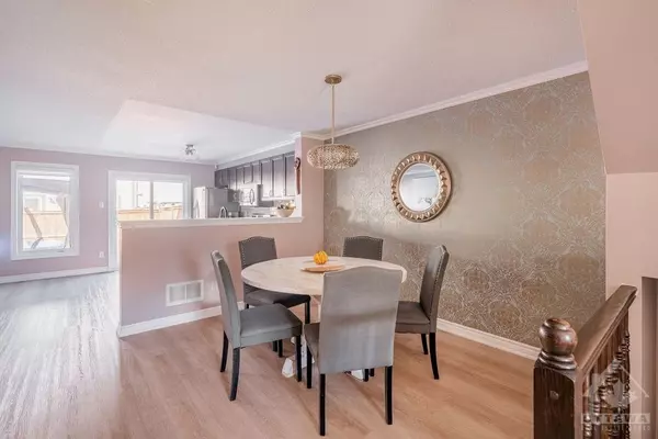 Barrhaven, ON K2J 6H5,420 MEADOWHAWK CRES