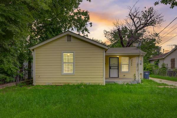 4249 Avenue G,  Fort Worth,  TX 76105