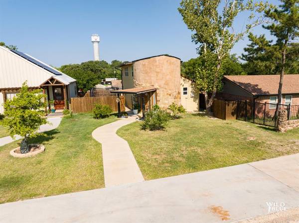 507 S Ostrom Avenue, Eastland, TX 76448