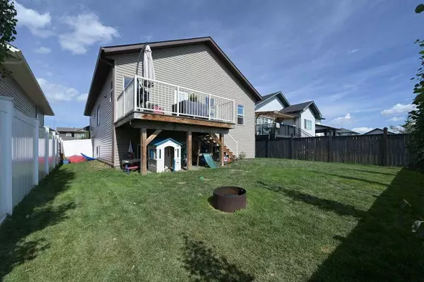 Penhold, AB T0M 1R0,55 Henderson CRES