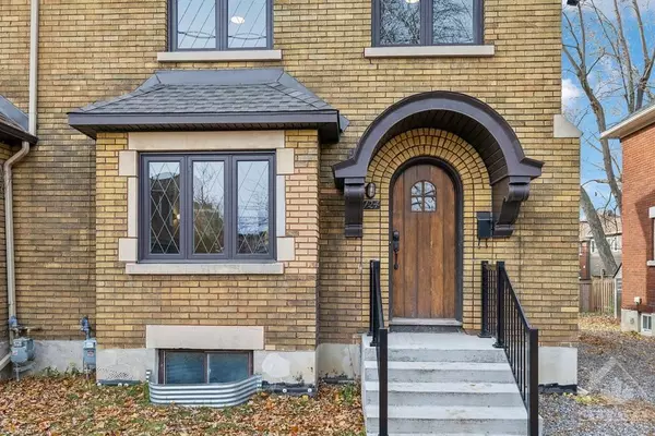 Lower Town - Sandy Hill, ON K1N 8A7,124 BLACKBURN AVE