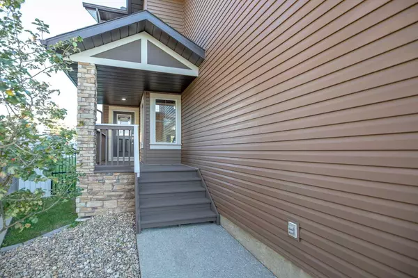 Calgary, AB T2X0A7,245 Chapalina Mews SE