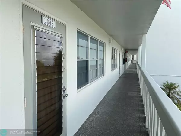 Deerfield Beach, FL 33442,2048 Newport N  #2048