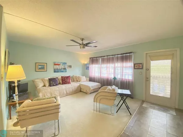 Deerfield Beach, FL 33442,2048 Newport N  #2048