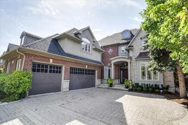 Oakville, ON L6H 6X4,1143 Riverbank WAY