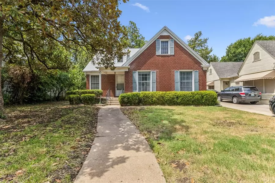 2560 Rogers Avenue, Fort Worth, TX 76109