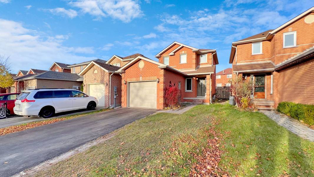 22 Laidlaw DR, Barrie, ON L4N 7S1