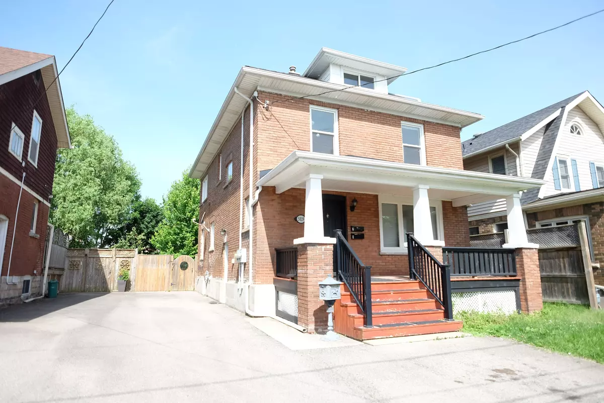 Niagara Falls, ON L2E 4P5,5029 Fourth AVE #2