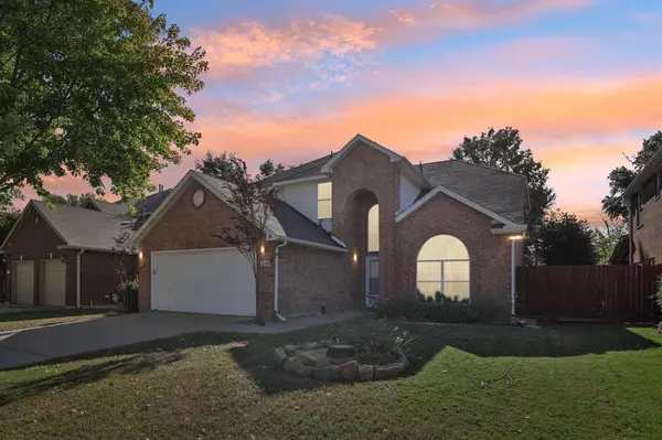 Discover Your Dream Home: A Charming Residence at 2715 Chatsworth Drive, Grapevine, TX 76051