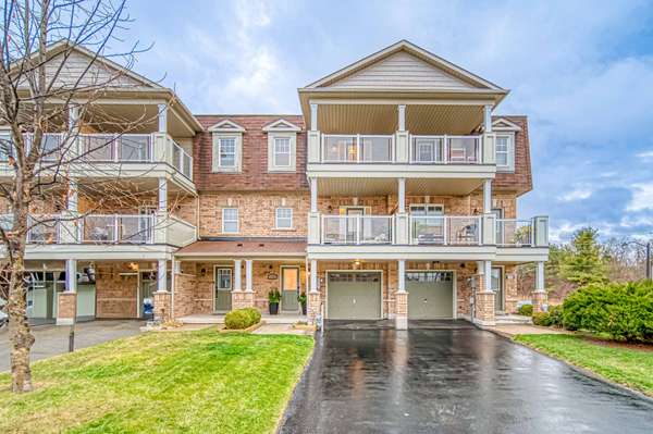 1790 Carousel Mews, Pickering, ON L1X 2R2