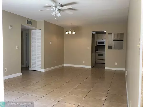 Coral Springs, FL 33065,11018 Royal Palm Blvd  #2-4