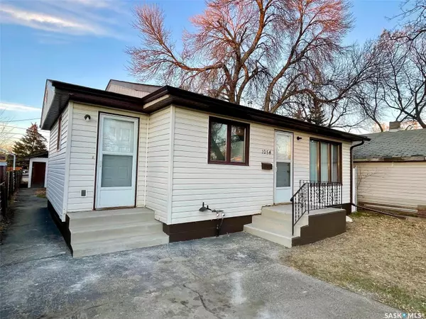 1054 Vaughan STREET W, Moose Jaw, SK S6H 5P2