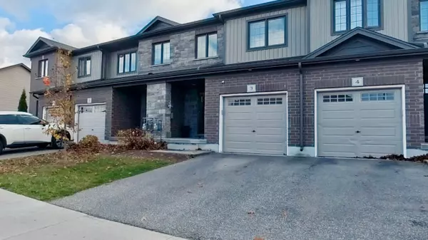 Cambridge, ON N1S 0B6,135 HARDCASTLE DR #3