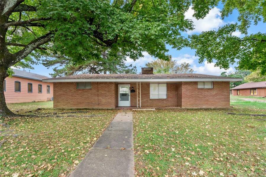 195 NE 20th Street NE, Paris, TX 75460