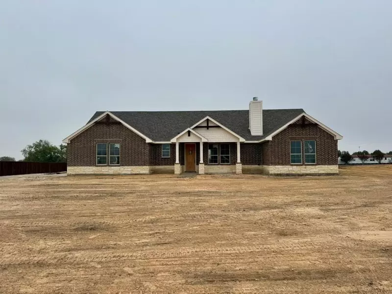 2 Ina Road, Tom Bean, TX 75489