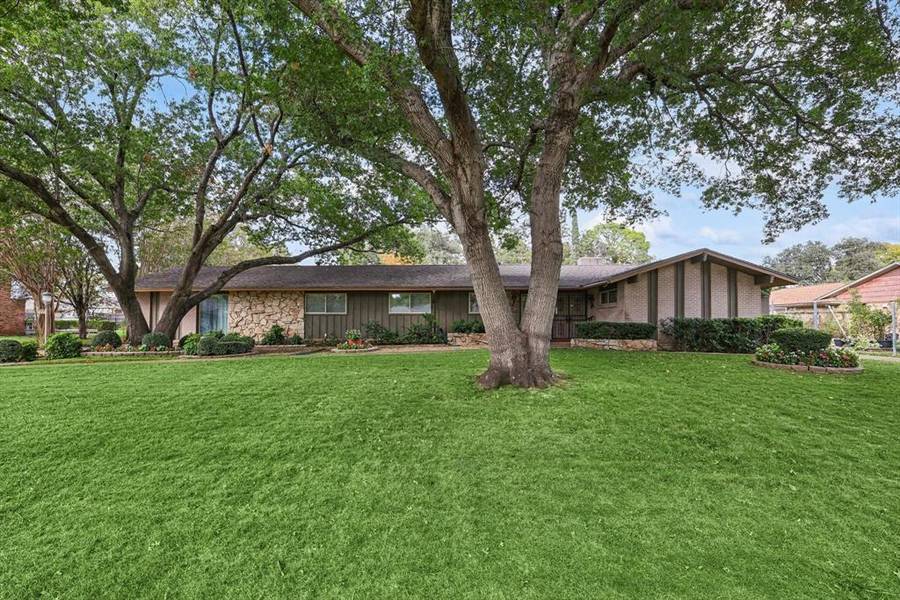 3829 Cedarbrush Drive, Dallas, TX 75229