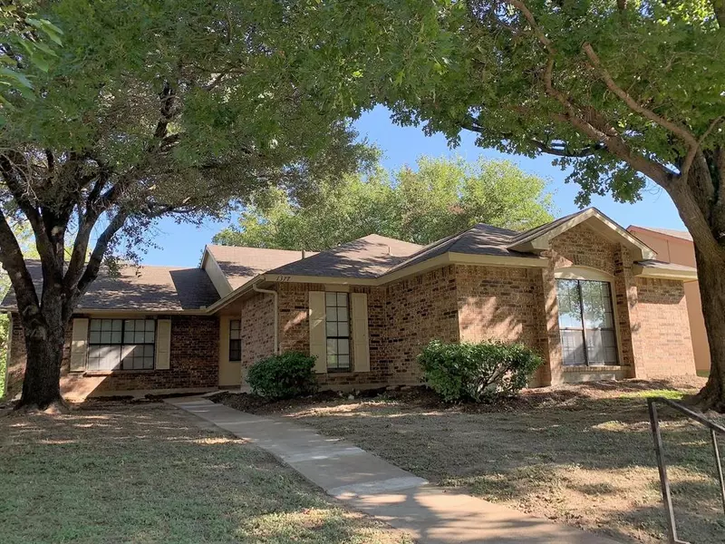 1377 Southridge Drive, Lancaster, TX 75146