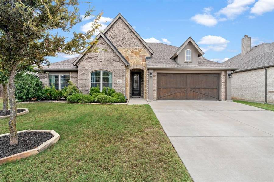 535 Harvest Grove Drive, Waxahachie, TX 75165