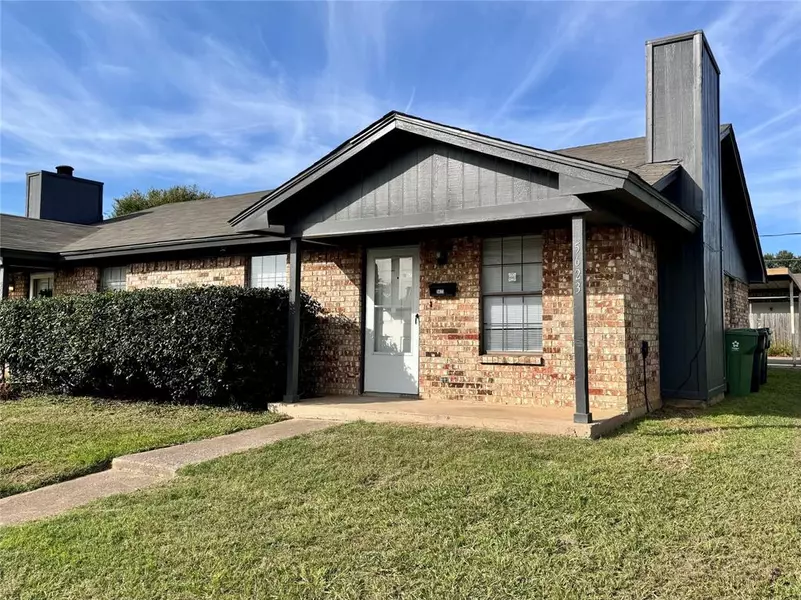 5623 Hearthwood Court, Arlington, TX 76016