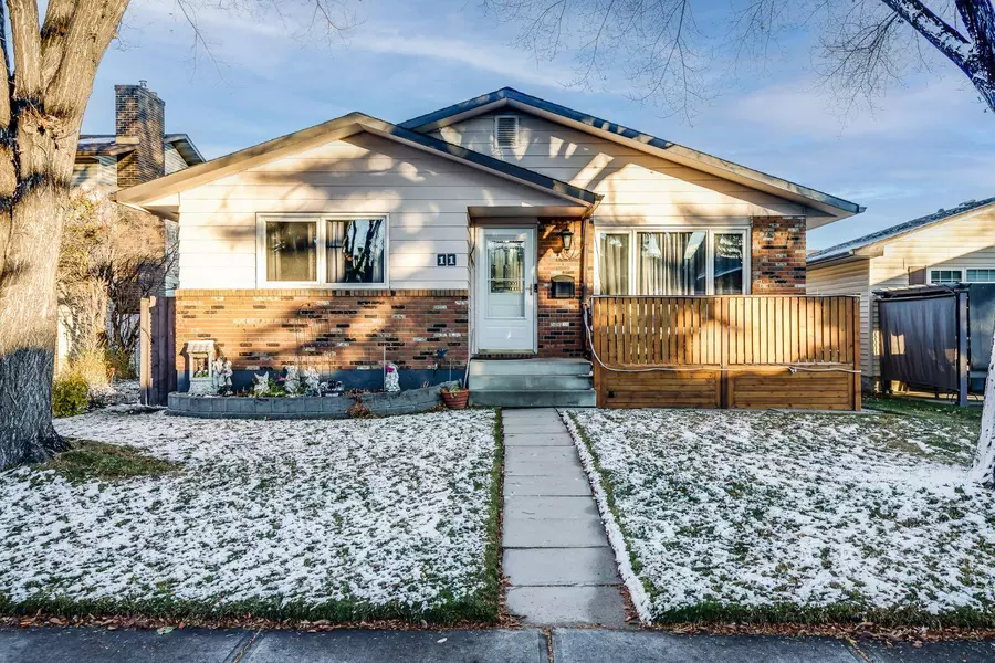 11 Whitewood Bay NE, Calgary, AB T1Y3N3